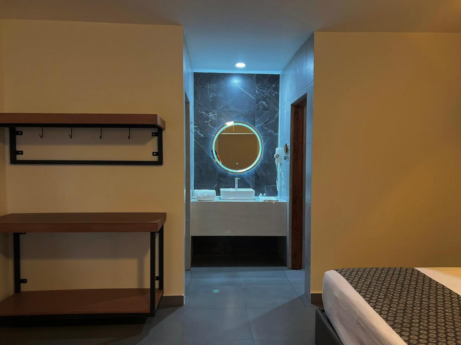 Hotel Maioris Guadalajara Palomar Exterior foto