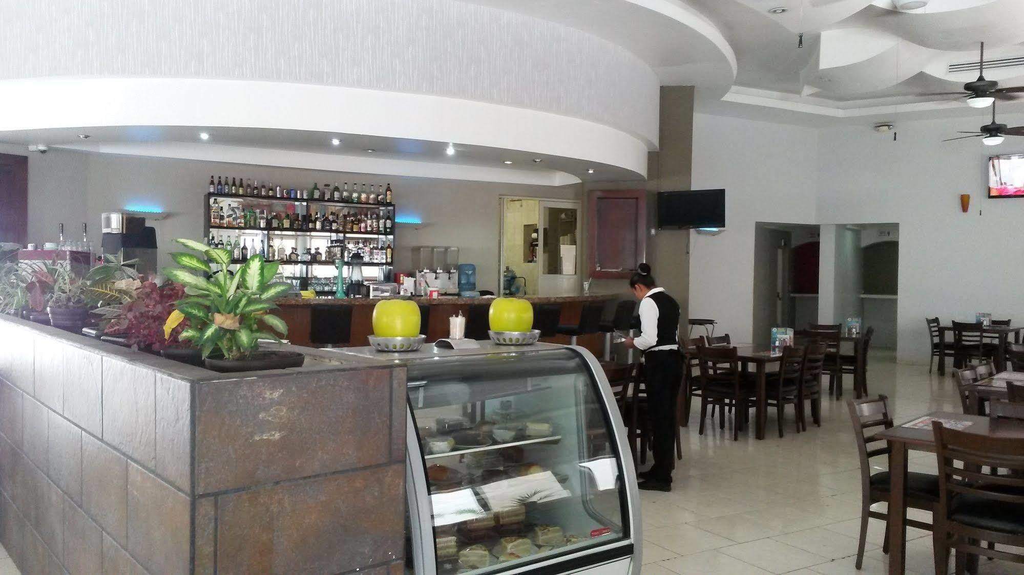 Hotel Maioris Guadalajara Palomar Exterior foto